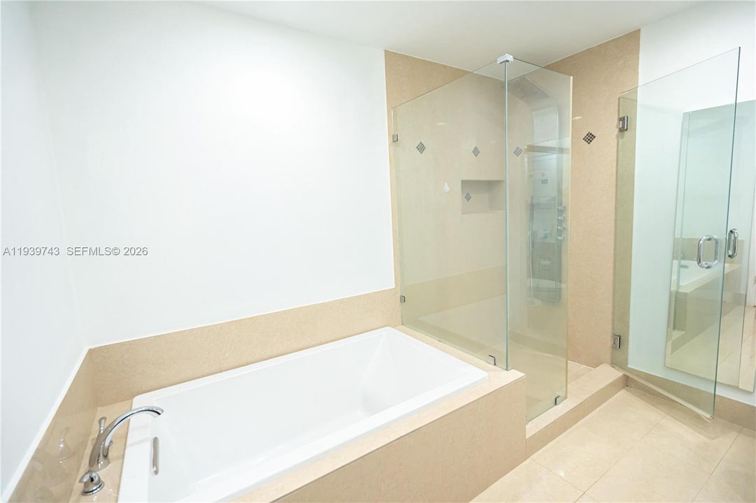 For Rent: $3,700 (2 beds, 2 baths, 1810 Square Feet)