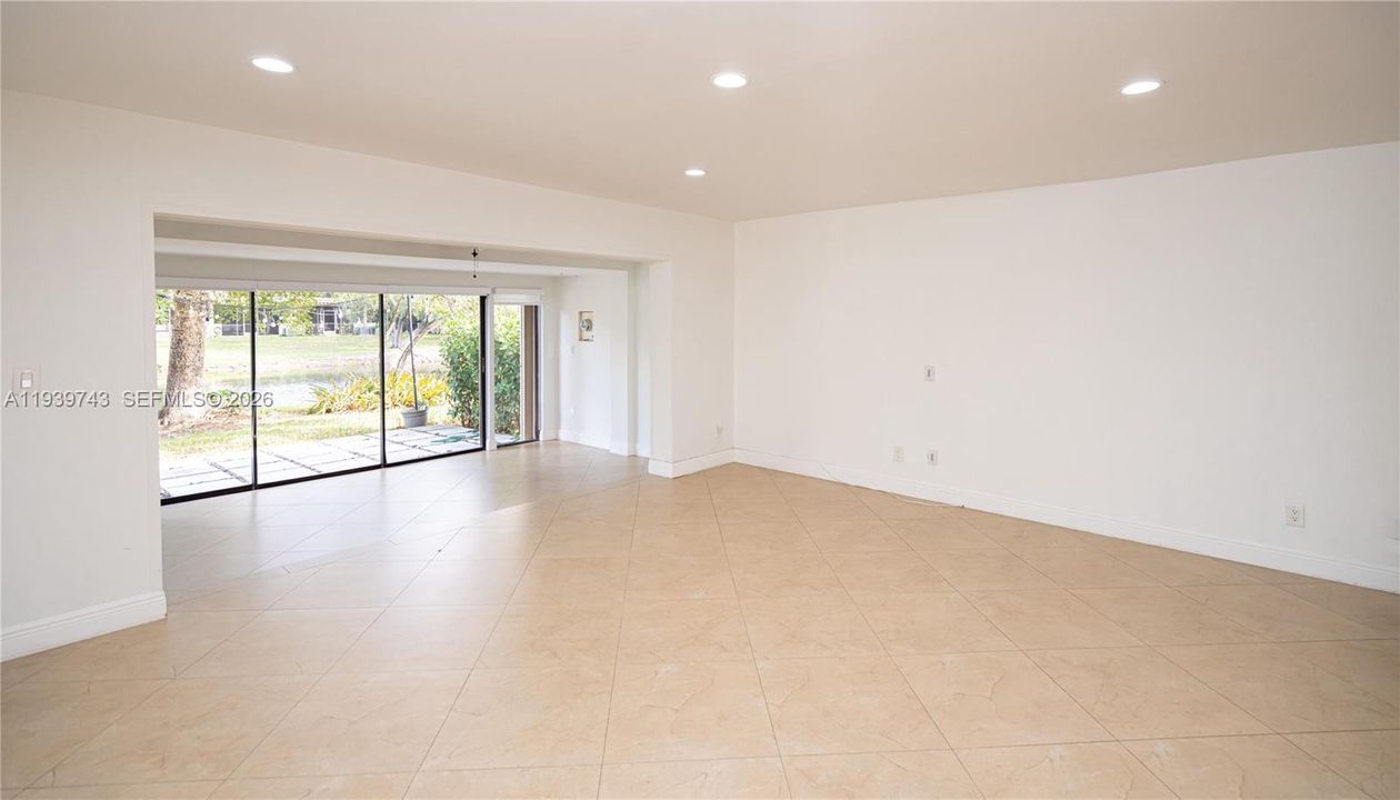 For Rent: $3,700 (2 beds, 2 baths, 1810 Square Feet)