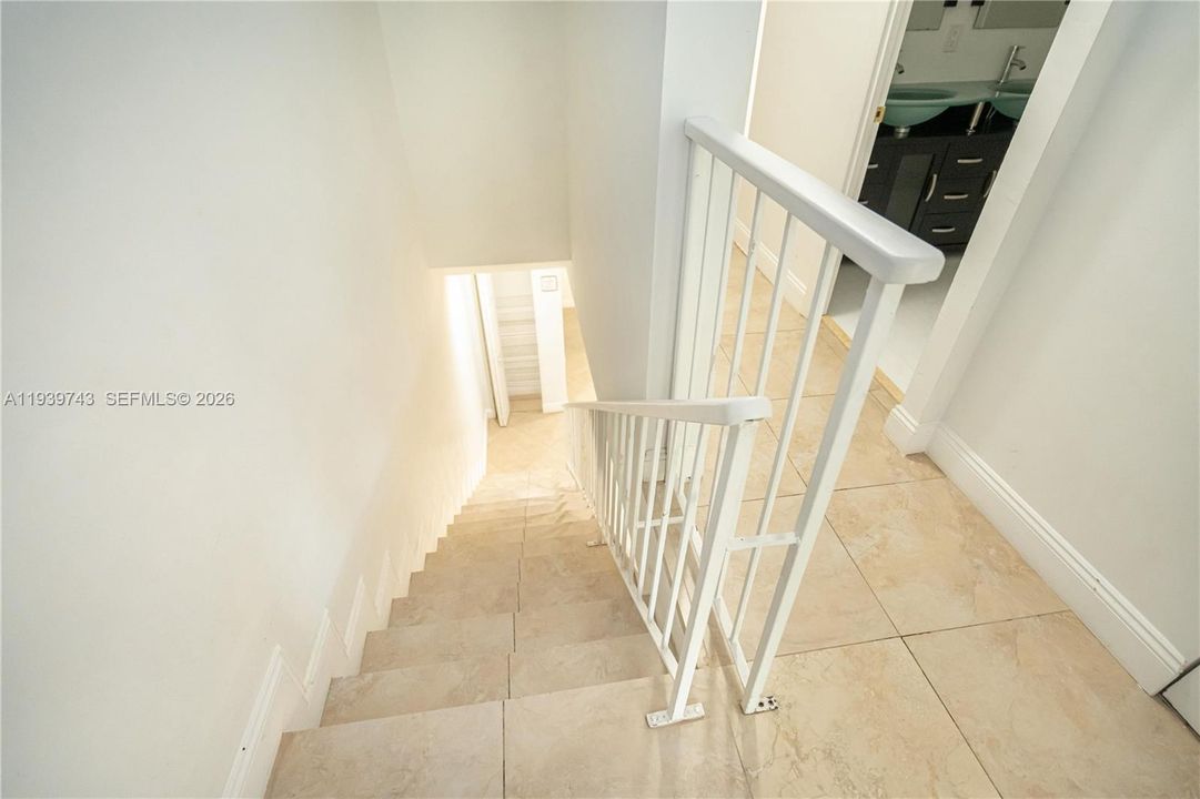 For Rent: $3,700 (2 beds, 2 baths, 1810 Square Feet)