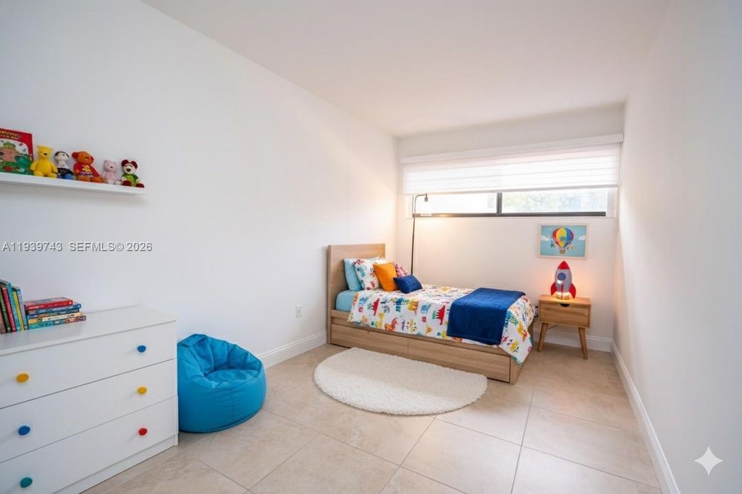 For Rent: $3,700 (2 beds, 2 baths, 1810 Square Feet)