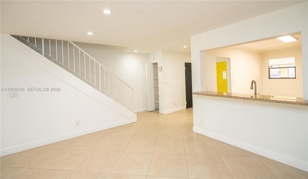 For Rent: $3,700 (2 beds, 2 baths, 1810 Square Feet)