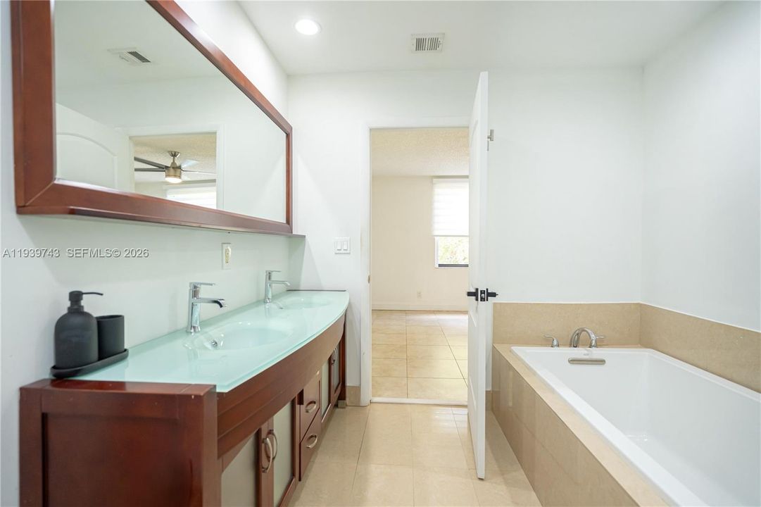 For Rent: $3,700 (2 beds, 2 baths, 1810 Square Feet)