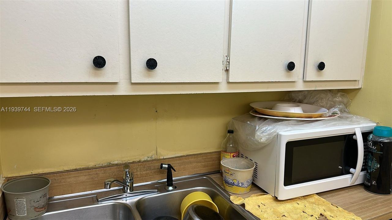 На продажу: $120,000 (1 спален, 1 ванн, 690 Квадратных фут)