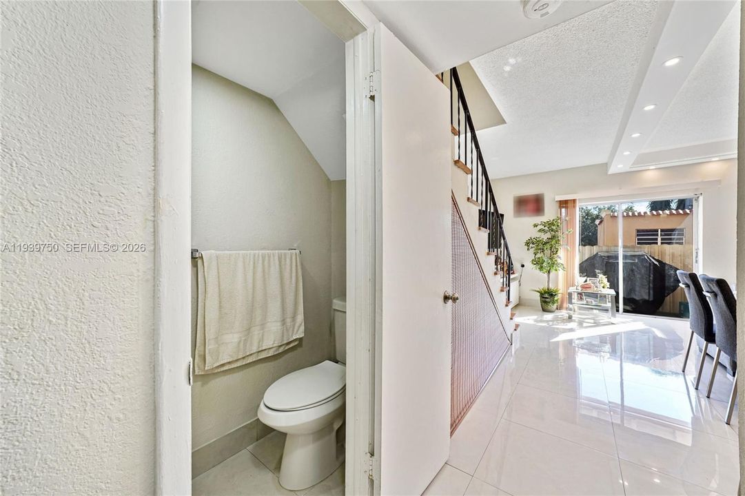 En Venta: $200,000 (1 camas, 1 baños, 810 Pies cuadrados)