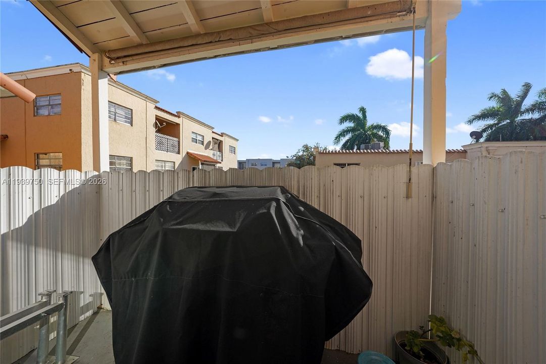 En Venta: $200,000 (1 camas, 1 baños, 810 Pies cuadrados)