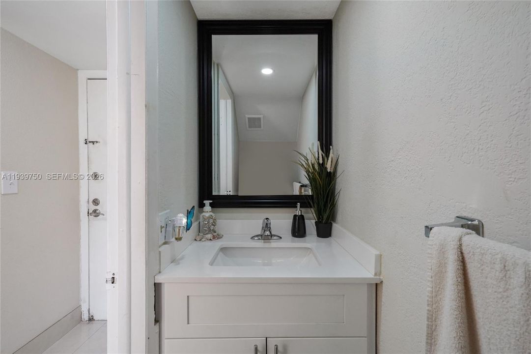 En Venta: $200,000 (1 camas, 1 baños, 810 Pies cuadrados)