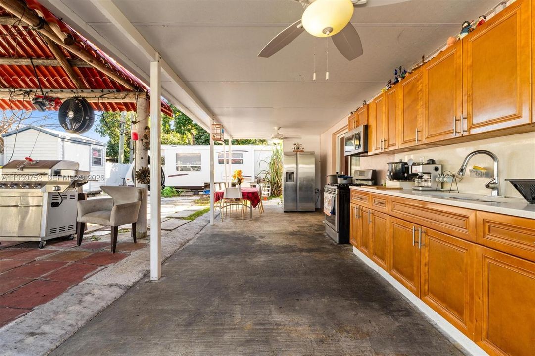 For Sale: $565,000 (3 beds, 1 baths, 1302 Square Feet)