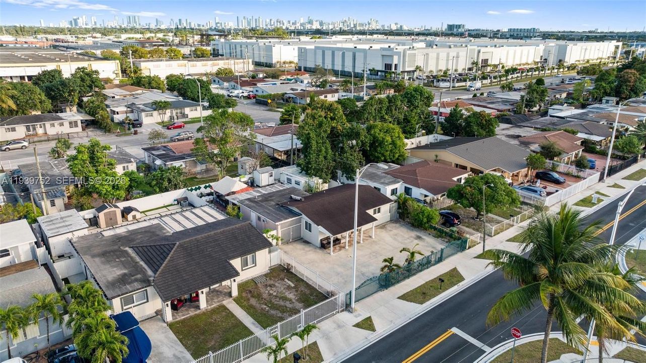 For Sale: $565,000 (3 beds, 1 baths, 1302 Square Feet)