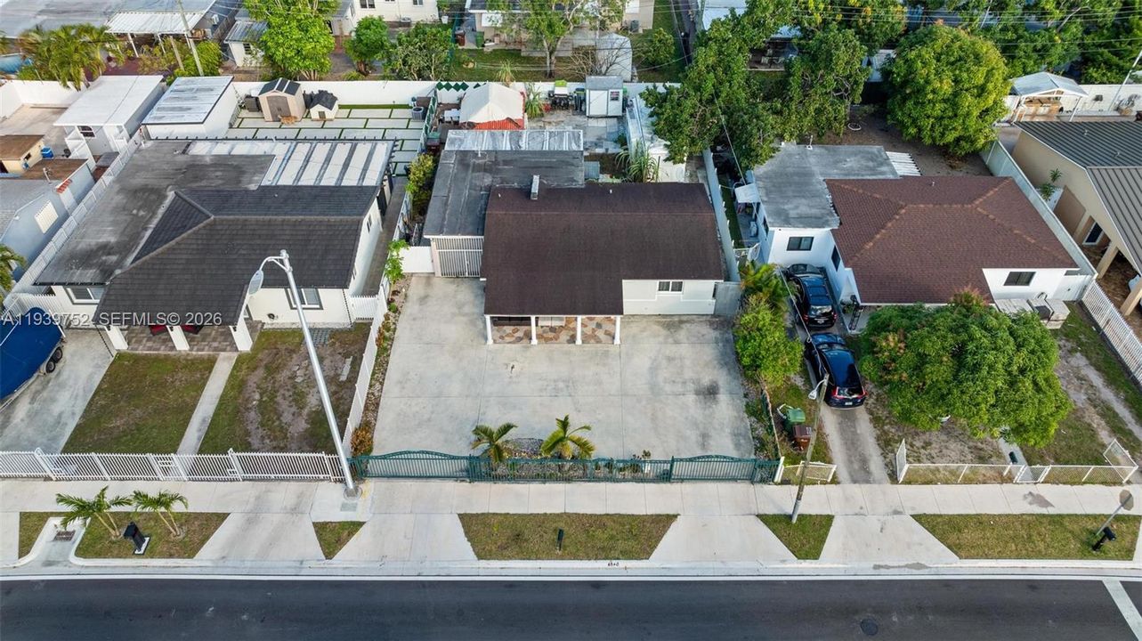 For Sale: $565,000 (3 beds, 1 baths, 1302 Square Feet)