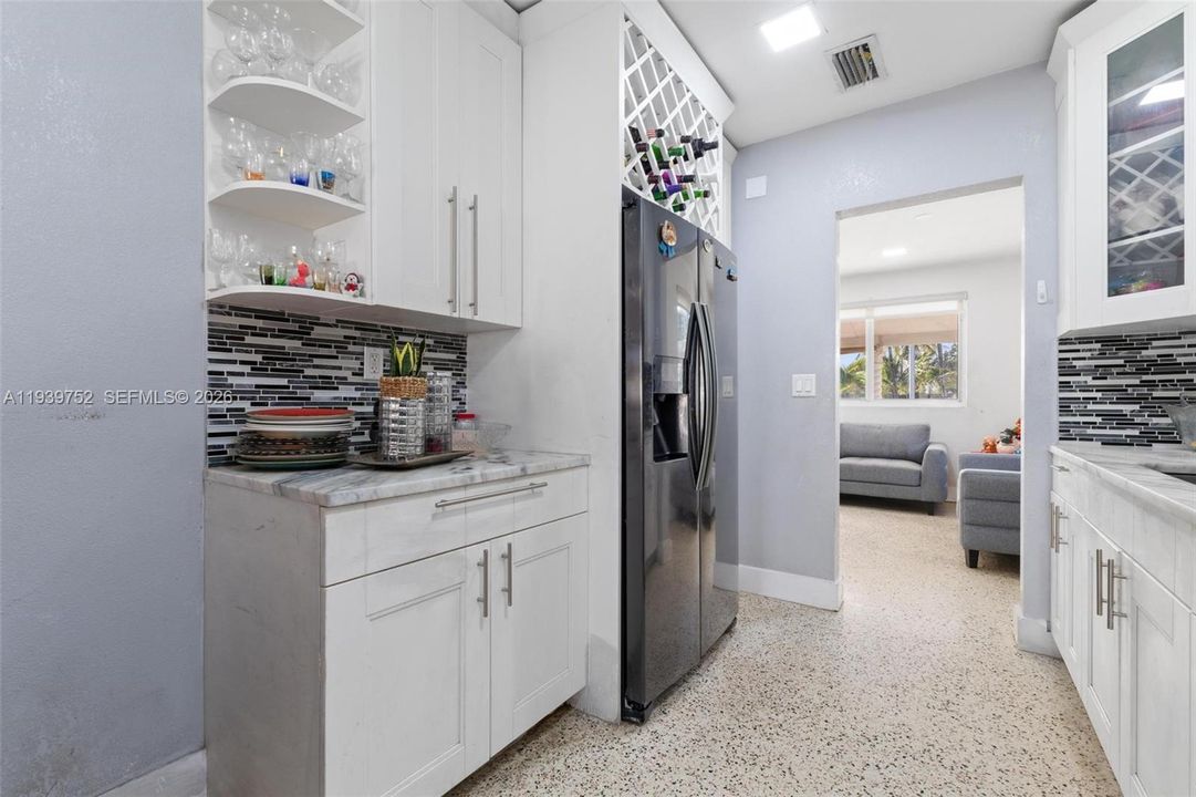 For Sale: $565,000 (3 beds, 1 baths, 1302 Square Feet)