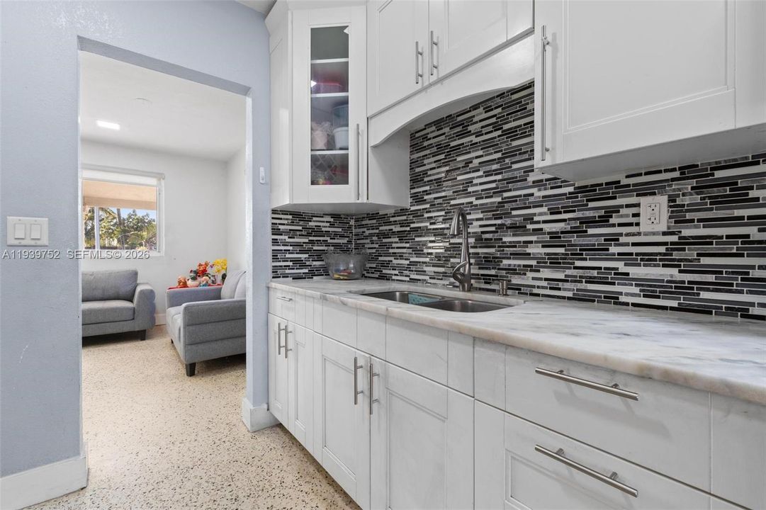 For Sale: $565,000 (3 beds, 1 baths, 1302 Square Feet)