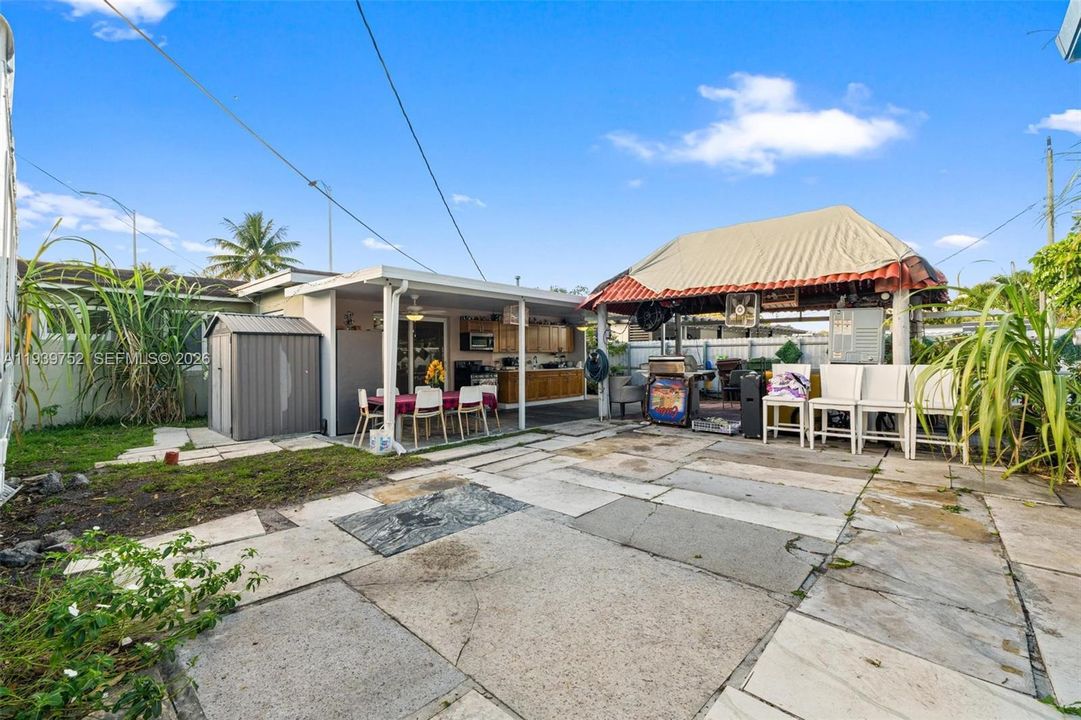 For Sale: $565,000 (3 beds, 1 baths, 1302 Square Feet)