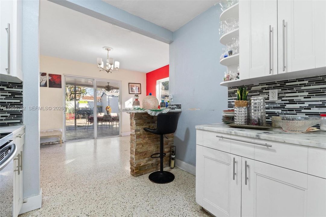 For Sale: $565,000 (3 beds, 1 baths, 1302 Square Feet)
