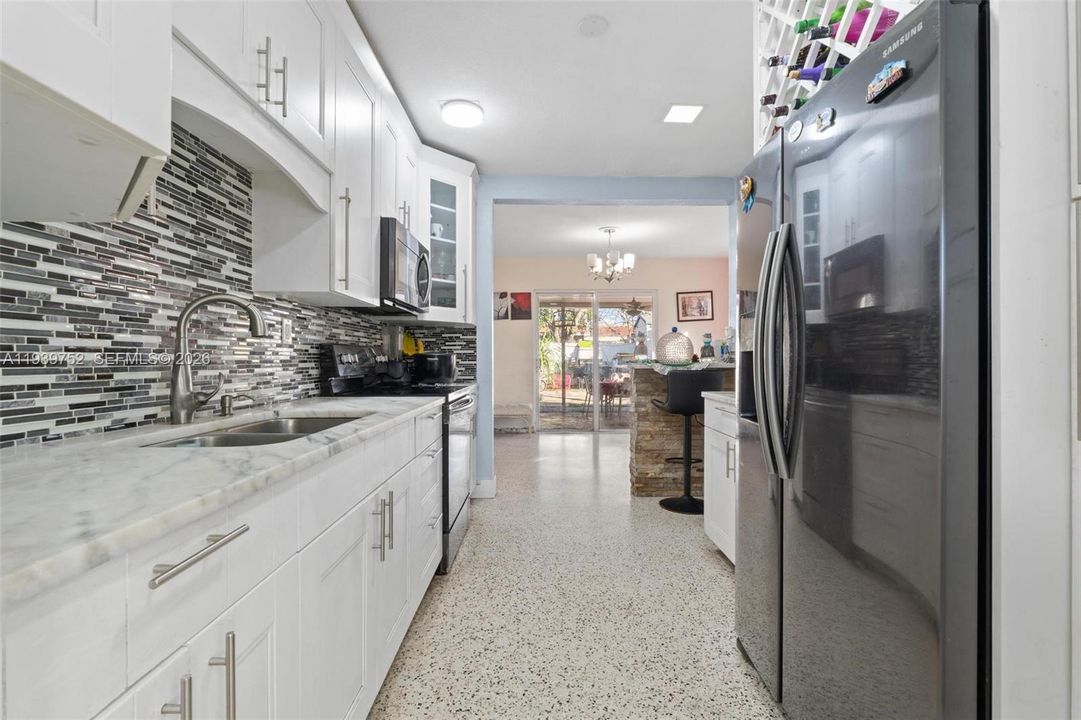 For Sale: $565,000 (3 beds, 1 baths, 1302 Square Feet)