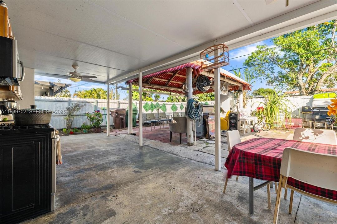 For Sale: $565,000 (3 beds, 1 baths, 1302 Square Feet)