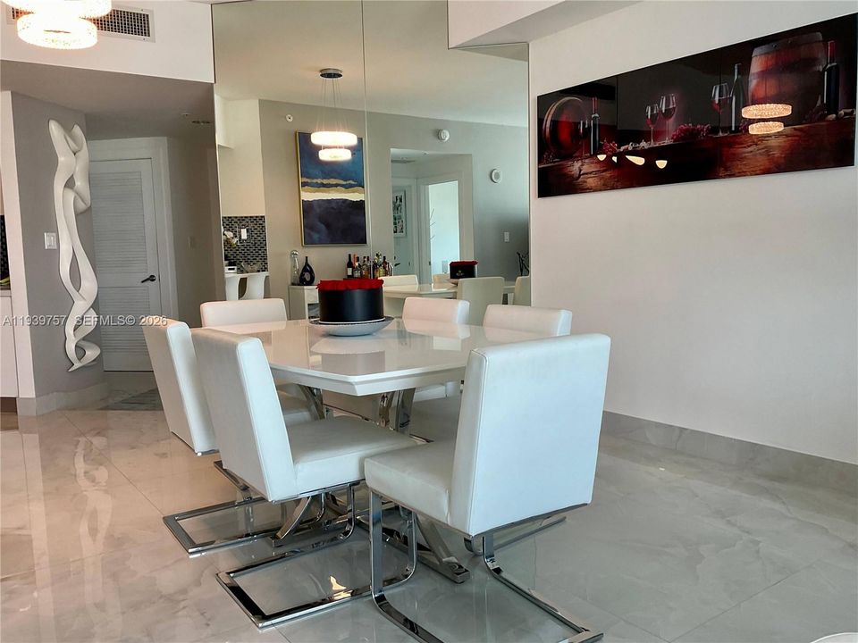 En Venta: $365,000 (2 camas, 2 baños, 1115 Pies cuadrados)