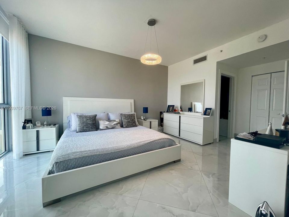 En Venta: $365,000 (2 camas, 2 baños, 1115 Pies cuadrados)