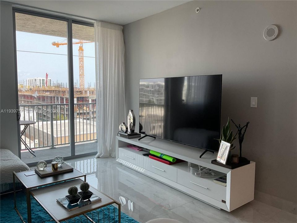 En Venta: $365,000 (2 camas, 2 baños, 1115 Pies cuadrados)