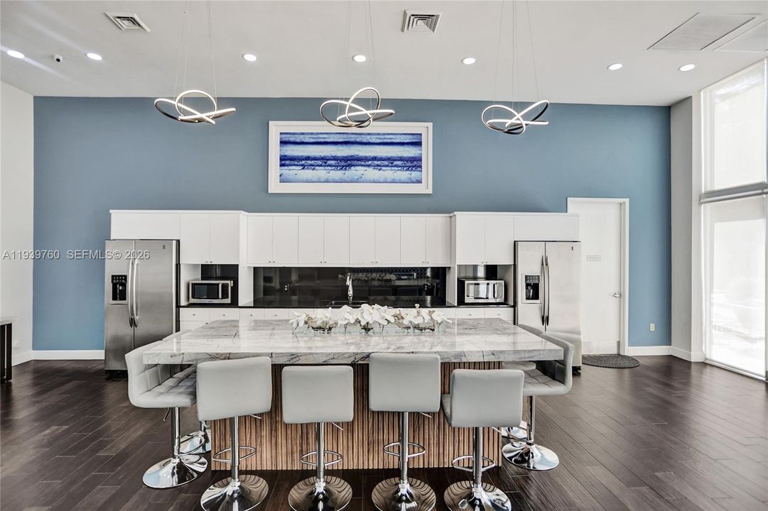 For Rent: $2,775 (2 beds, 2 baths, 1062 Square Feet)