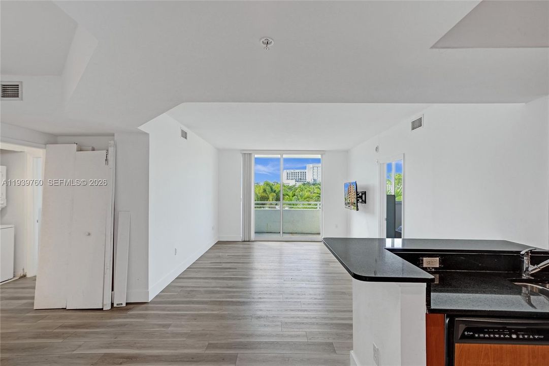 For Rent: $2,775 (2 beds, 2 baths, 1062 Square Feet)