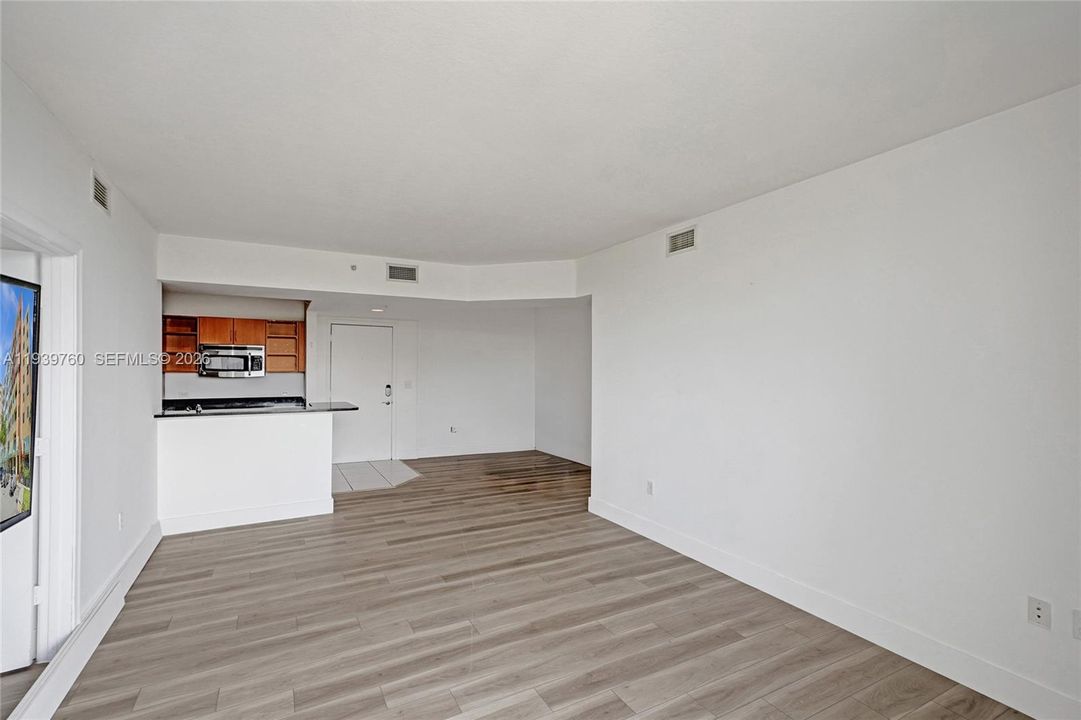 For Rent: $2,775 (2 beds, 2 baths, 1062 Square Feet)