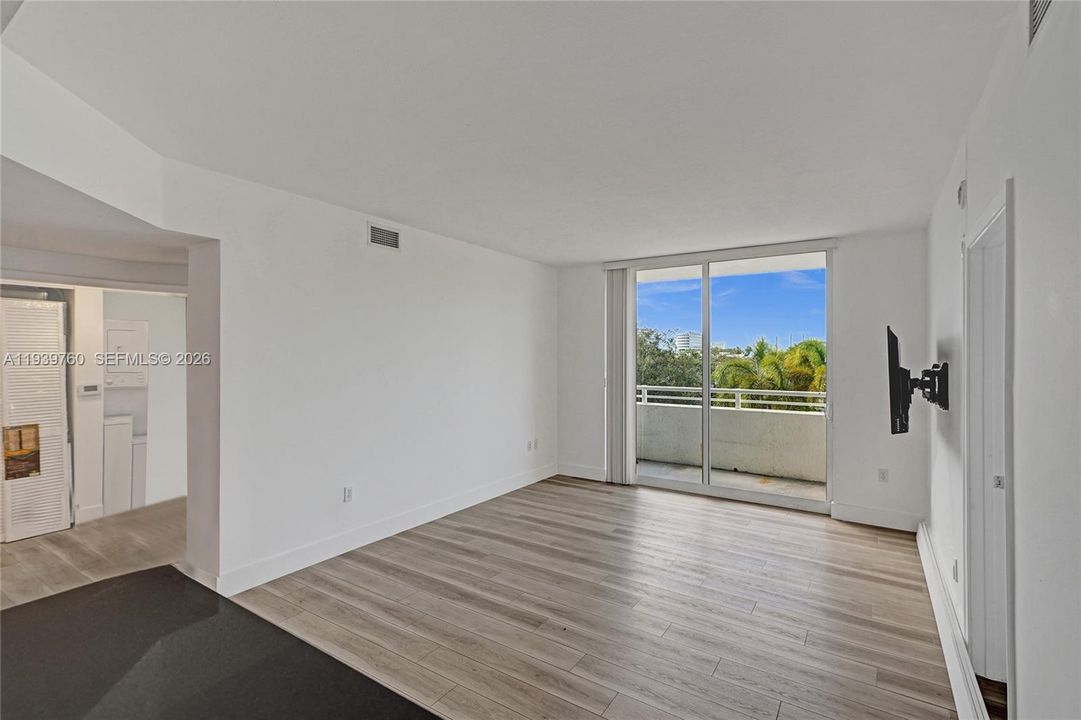 For Rent: $2,775 (2 beds, 2 baths, 1062 Square Feet)