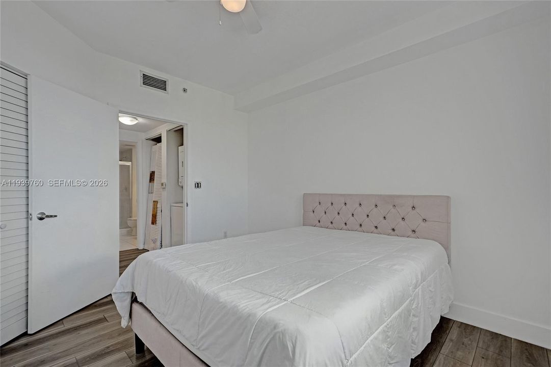 For Rent: $2,775 (2 beds, 2 baths, 1062 Square Feet)