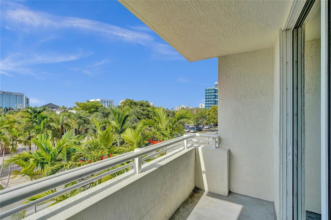 For Rent: $2,775 (2 beds, 2 baths, 1062 Square Feet)