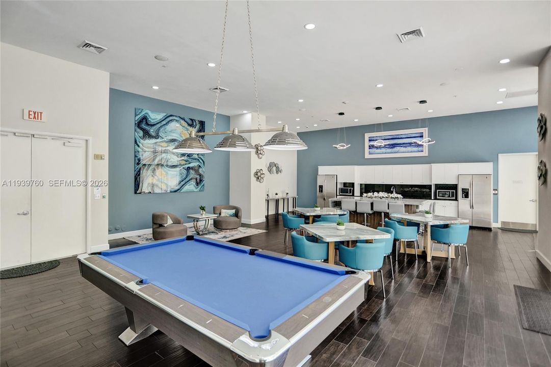 For Rent: $2,775 (2 beds, 2 baths, 1062 Square Feet)