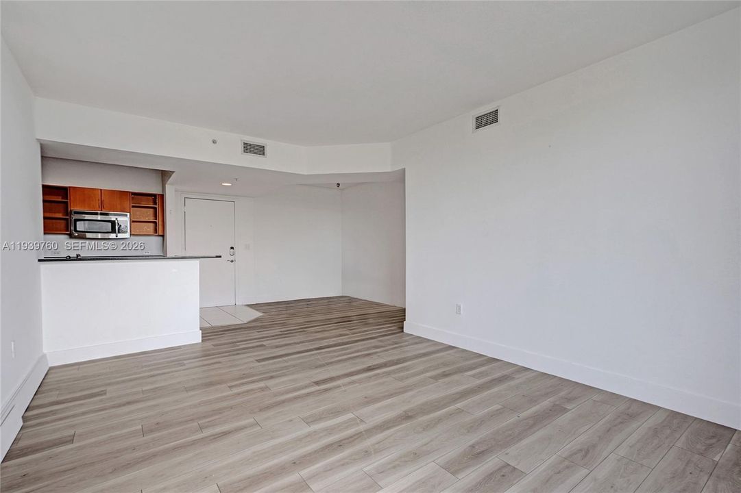 For Rent: $2,775 (2 beds, 2 baths, 1062 Square Feet)