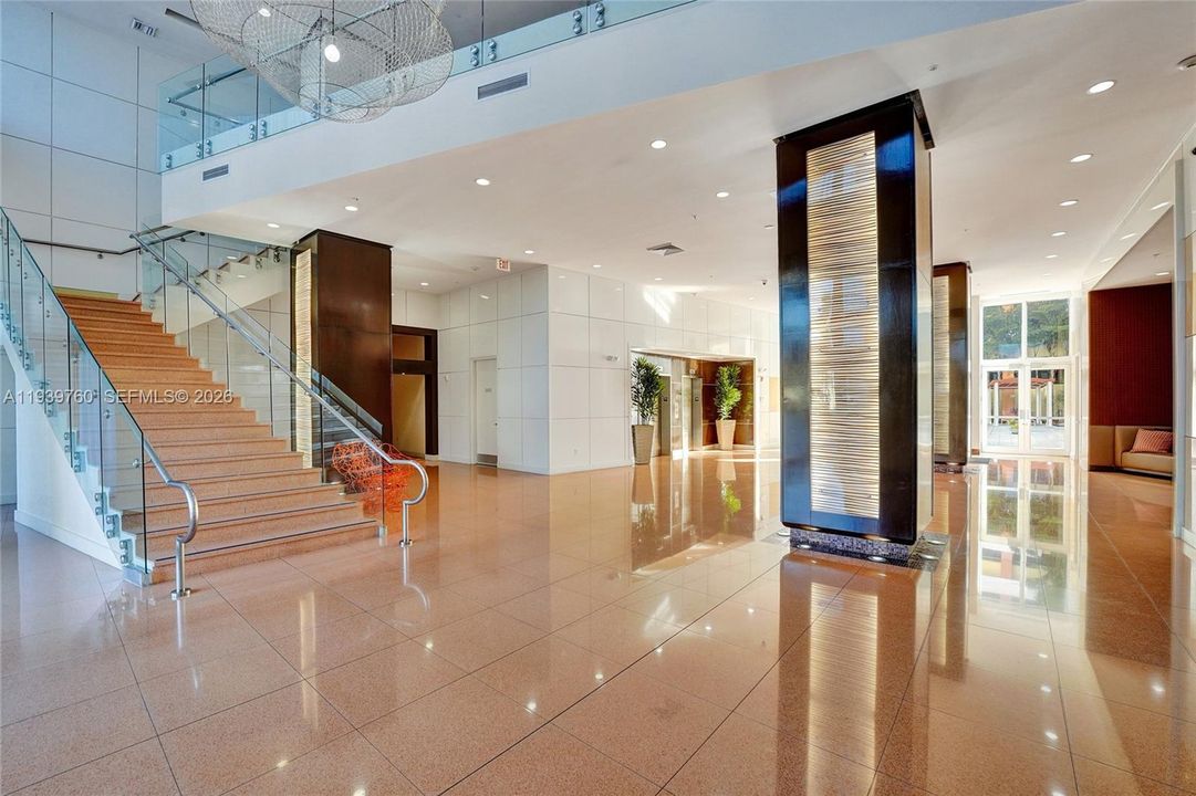 For Rent: $2,775 (2 beds, 2 baths, 1062 Square Feet)