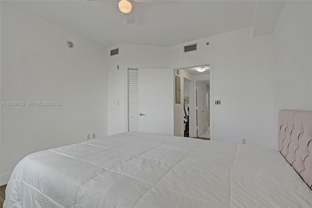 For Rent: $2,775 (2 beds, 2 baths, 1062 Square Feet)