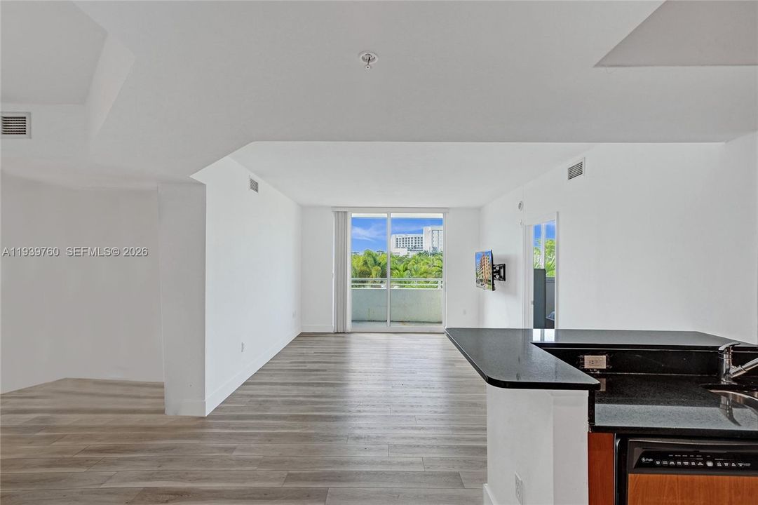 For Rent: $2,775 (2 beds, 2 baths, 1062 Square Feet)