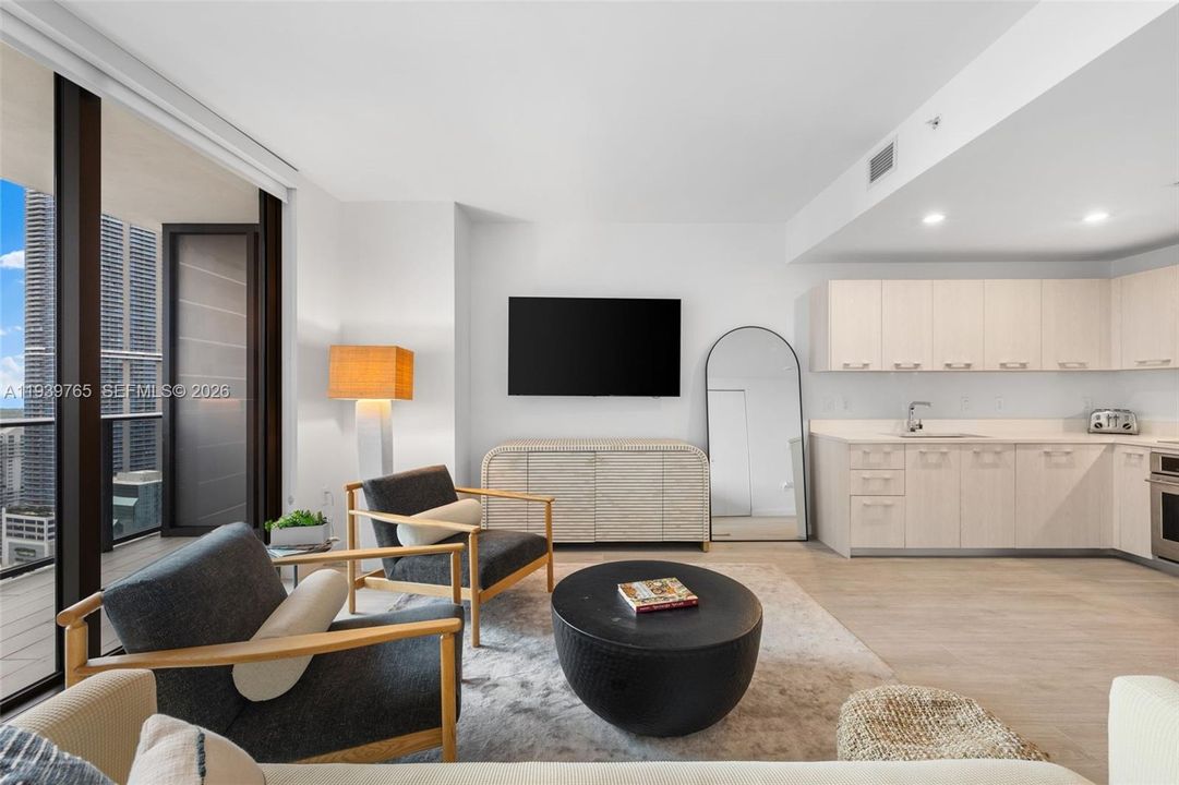 For Rent: $4,150 (1 beds, 2 baths, 792 Square Feet)