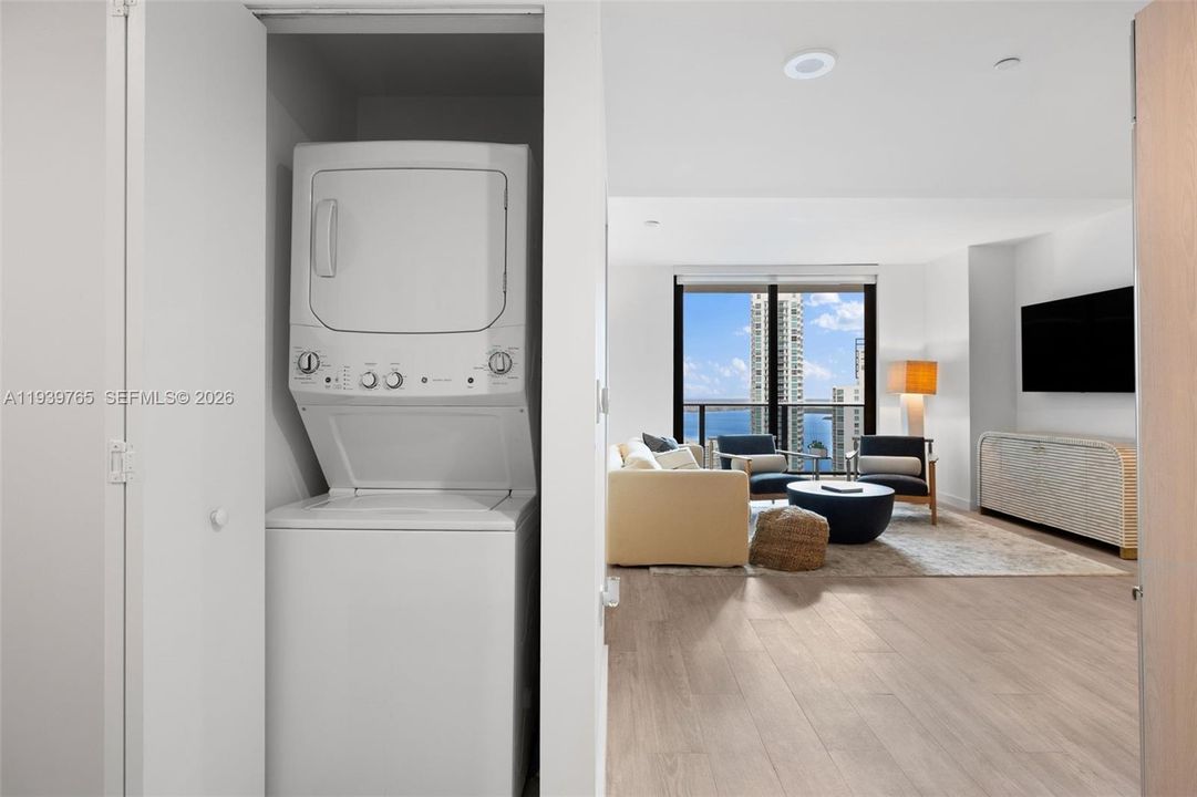 For Rent: $4,150 (1 beds, 2 baths, 792 Square Feet)