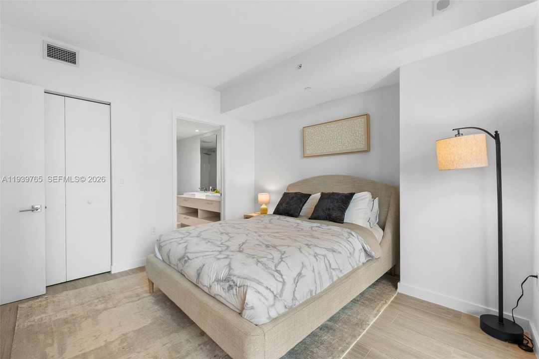 For Rent: $4,150 (1 beds, 2 baths, 792 Square Feet)