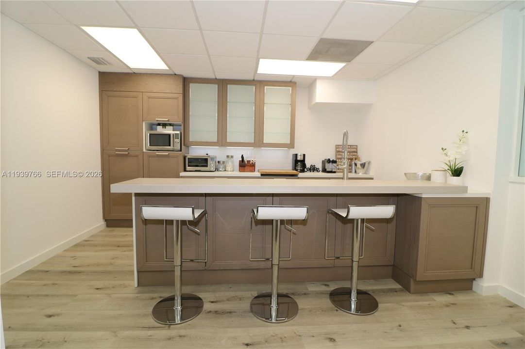 В аренду: $1,000 (0 спален, 0 ванн, 0 Квадратных фут)