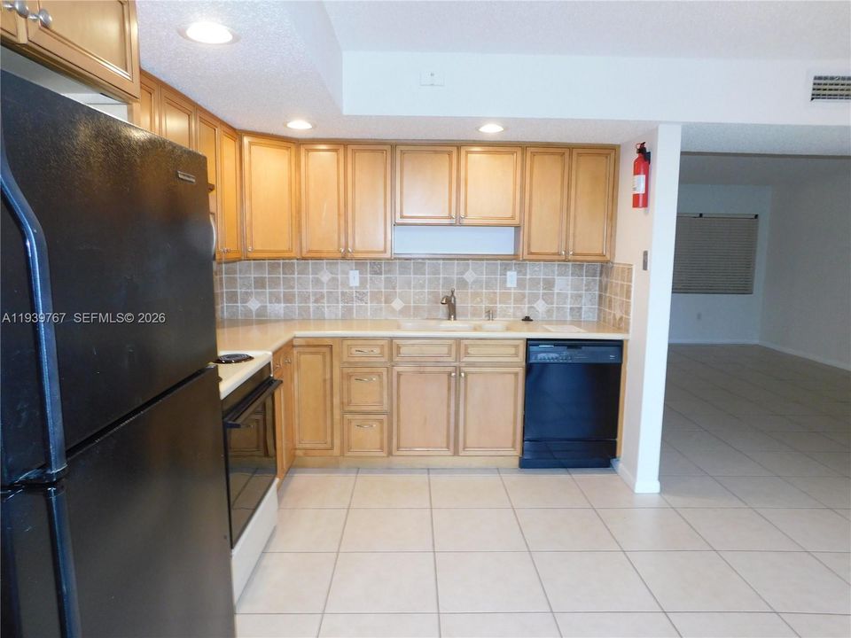 lots of room for kitchen table with 4-6 chairs