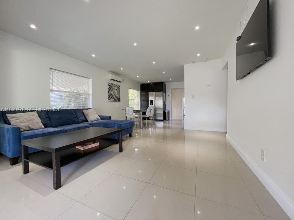 В аренду: $3,950 (4 спален, 2 ванн, 0 Квадратных фут)