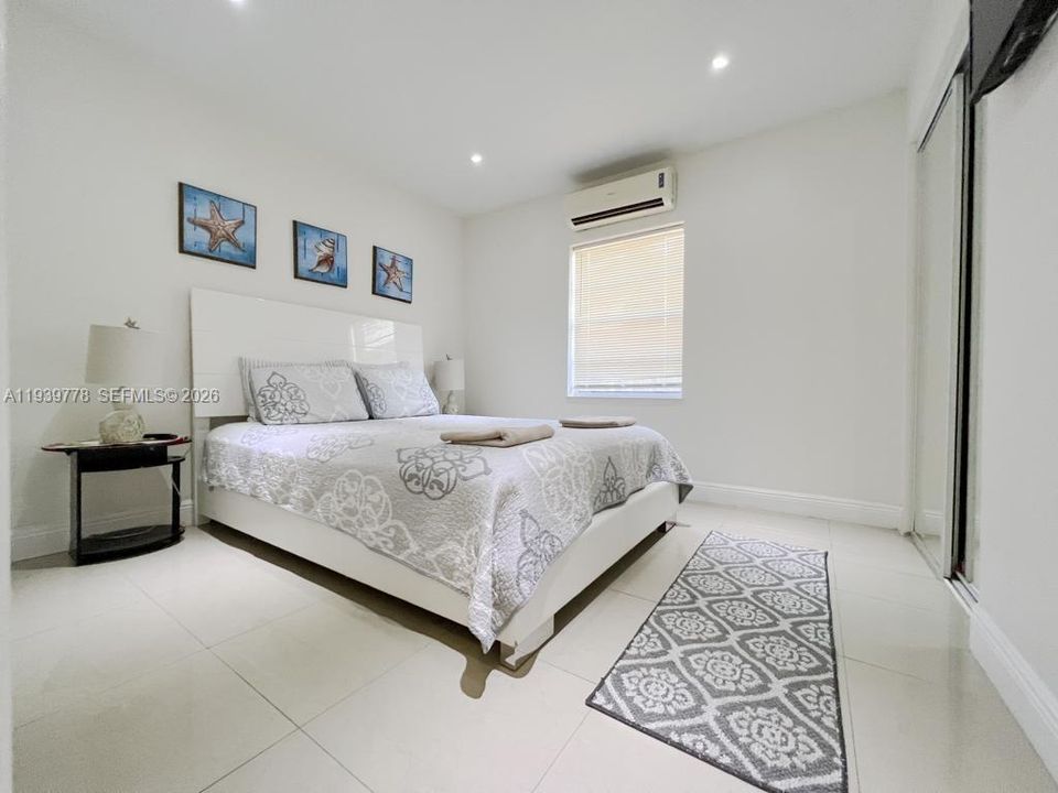 В аренду: $3,950 (4 спален, 2 ванн, 0 Квадратных фут)