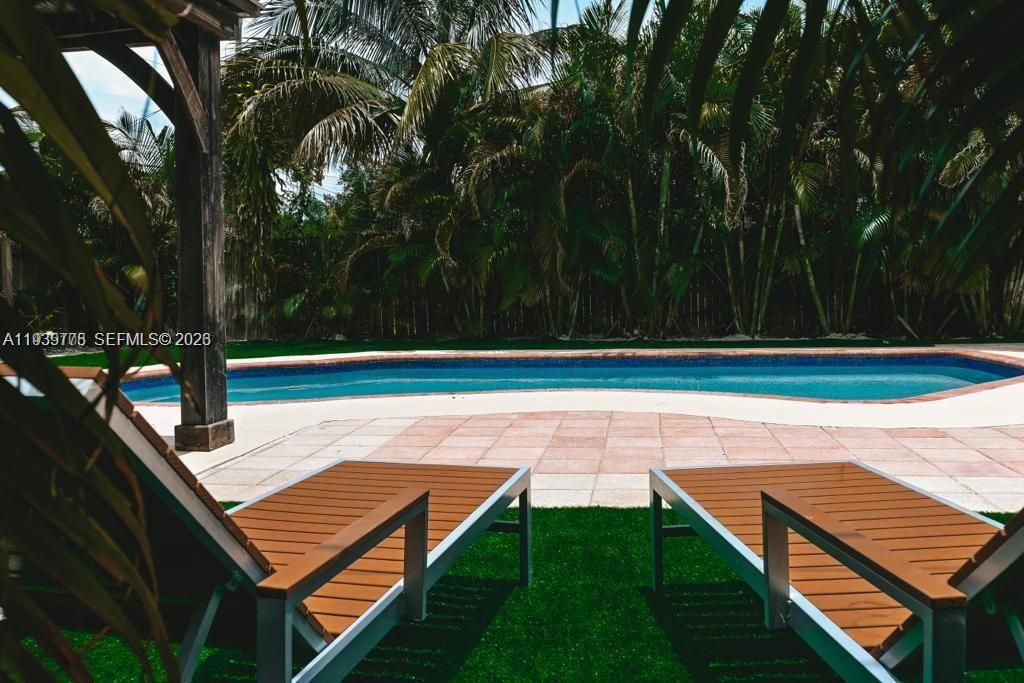 В аренду: $3,950 (4 спален, 2 ванн, 0 Квадратных фут)