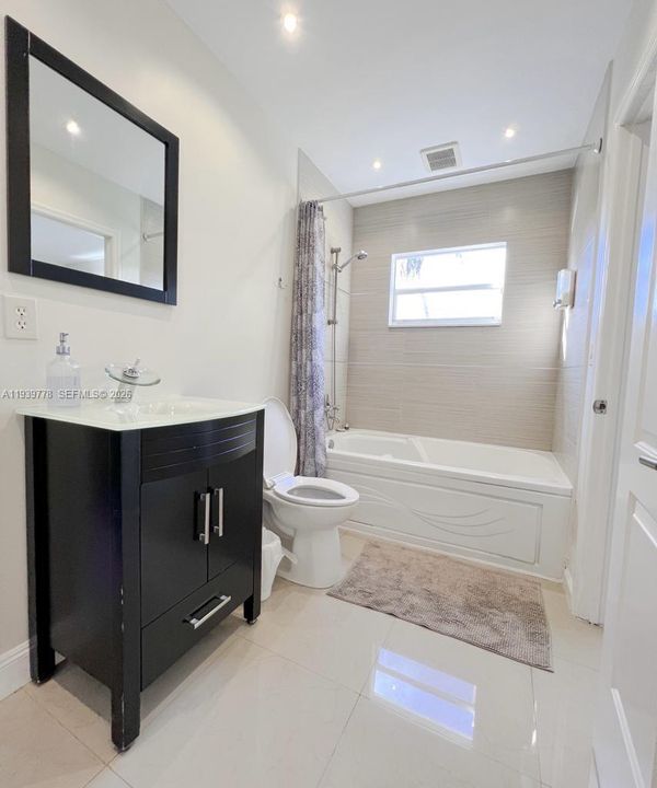 В аренду: $3,950 (4 спален, 2 ванн, 0 Квадратных фут)