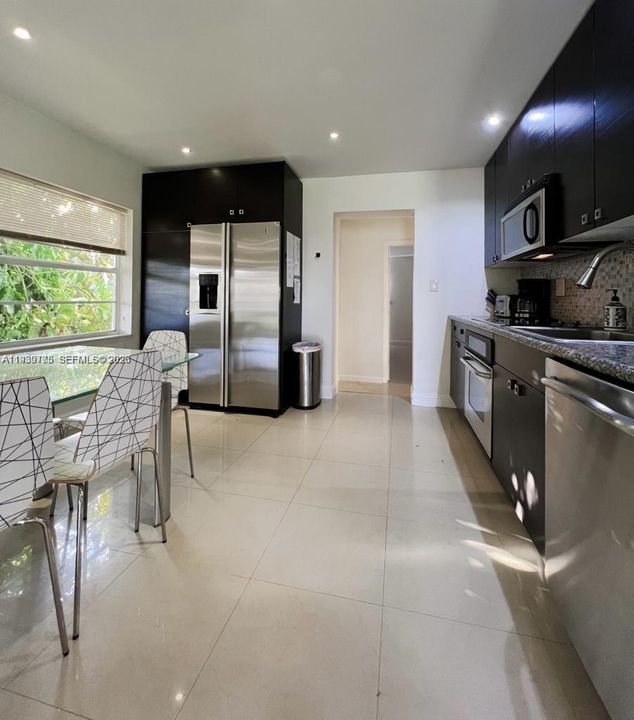 В аренду: $3,950 (4 спален, 2 ванн, 0 Квадратных фут)