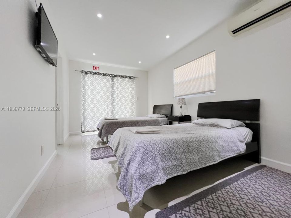 В аренду: $3,950 (4 спален, 2 ванн, 0 Квадратных фут)