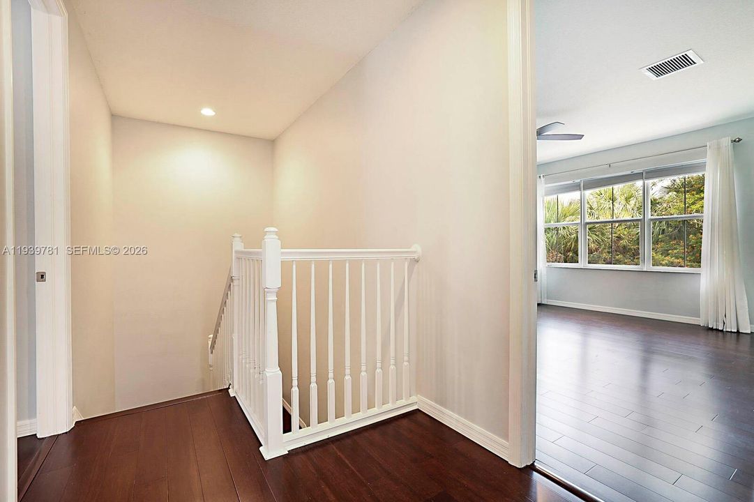 For Sale: $559,000 (3 beds, 2 baths, 1718 Square Feet)