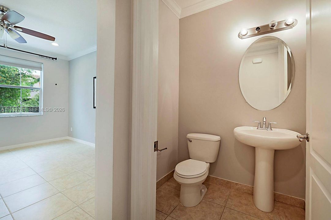 For Sale: $559,000 (3 beds, 2 baths, 1718 Square Feet)