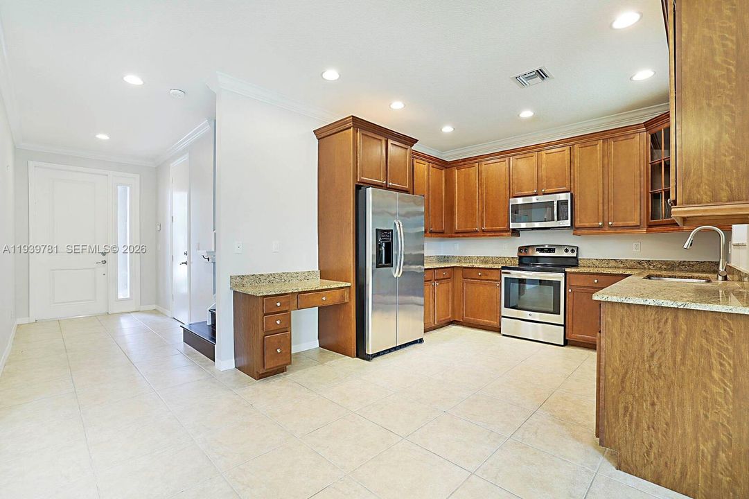 For Sale: $559,000 (3 beds, 2 baths, 1718 Square Feet)