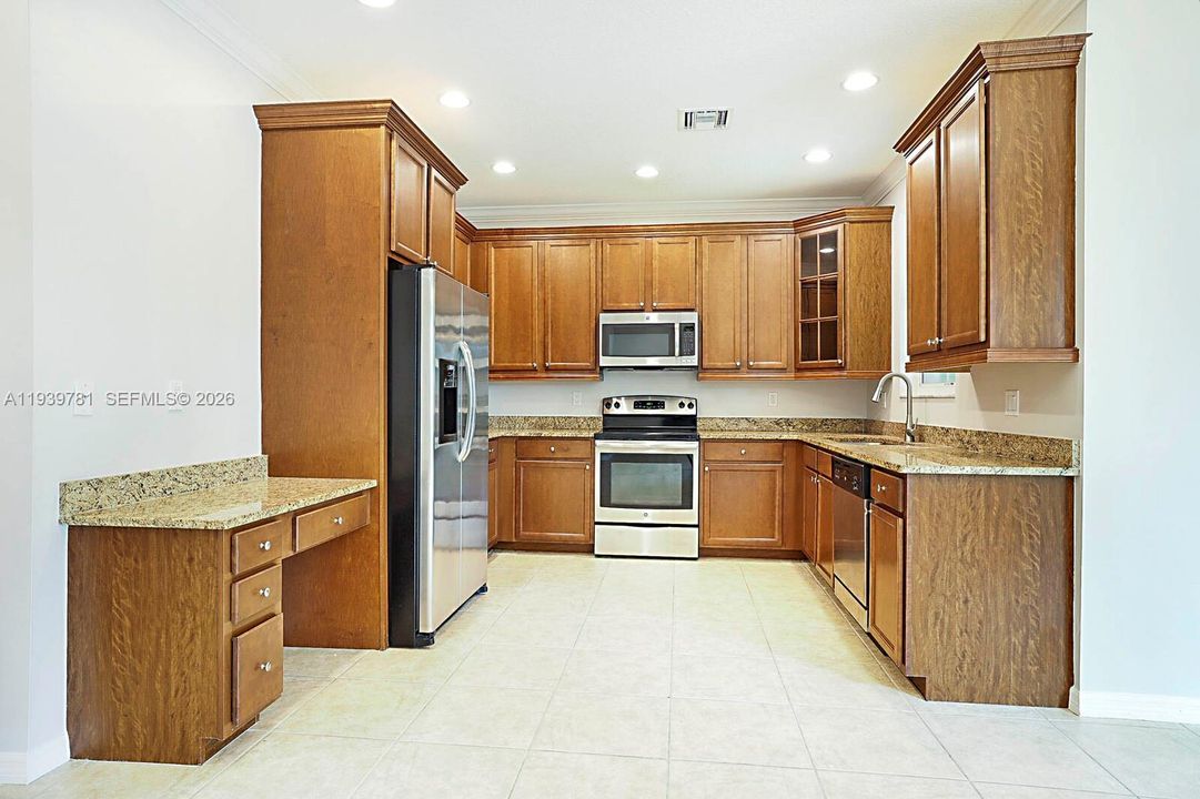 For Sale: $559,000 (3 beds, 2 baths, 1718 Square Feet)