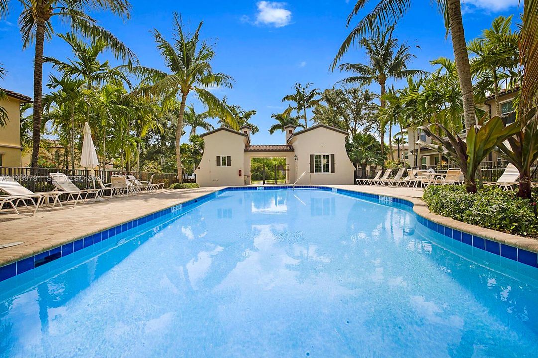 For Sale: $559,000 (3 beds, 2 baths, 1718 Square Feet)