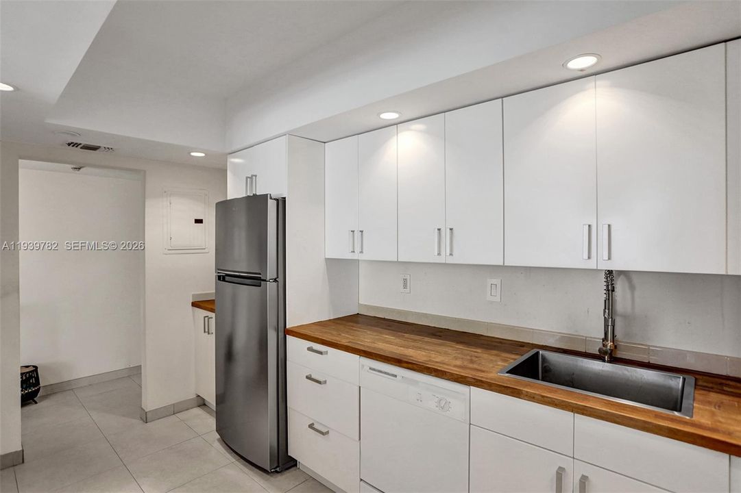 出租: $2,950 (2 贝兹, 2 浴室, 1537 平方英尺)